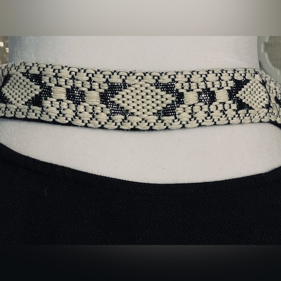 TOPSHOP SIZE 8 IVORY OFF WHITE BLACK SILVER SKIRT MINI MEDIUM - Picture 7 of 8